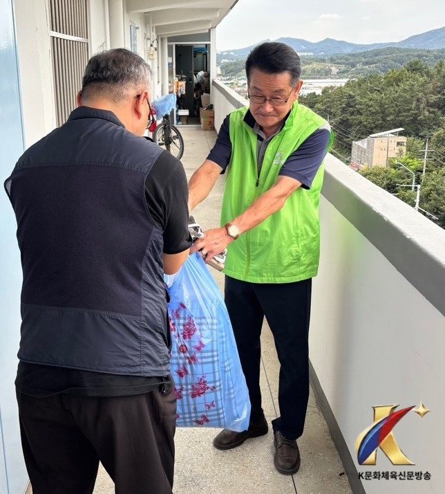 Cheonan City Bukmyeon Happiness Kiwoom Support Unit, 'Warm and Cozy Laundry Delivery' Initiative