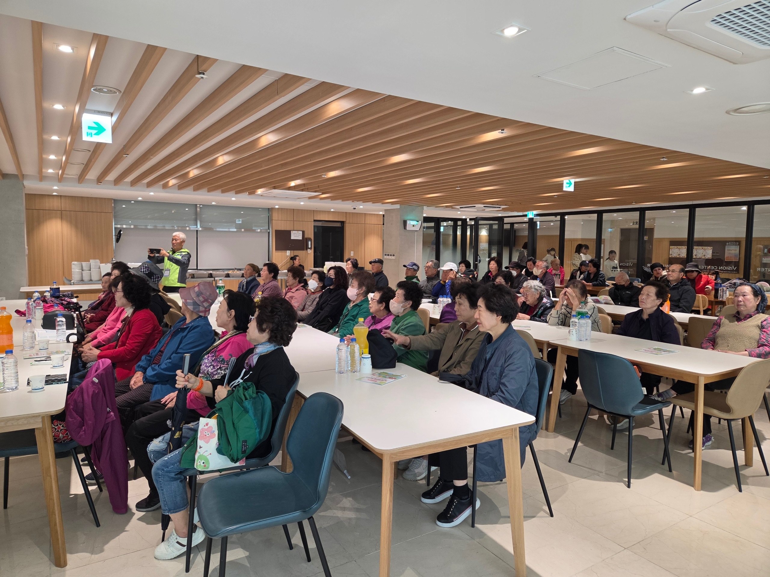 Cheonan City Wonsung 1-dong Resident Self-Governance Association held the 'One Heart Filial Path Festival'.