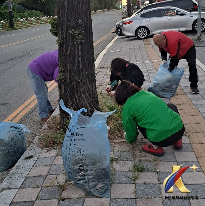 Cheonan City Ssangyong 1-dong Saemaeul Namnyo Hyoyeopshi, launched fall weeding operations.