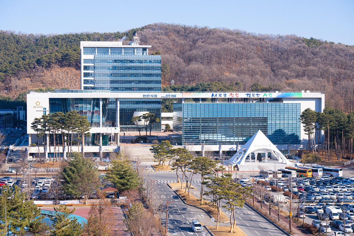 천안시, 상반기 청년인턴 40명 모집…기업 인건비 월 215만원 지원